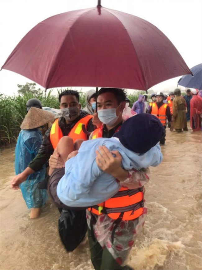Phú Yên triển khai sơ tán khoảng 11.500 người tránh lũ (30/11/2021)
